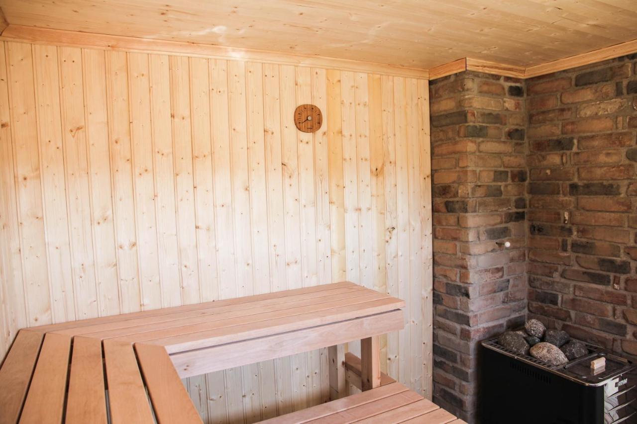 Jomala Brobacka Gasthem Bed & Breakfast エクステリア 写真