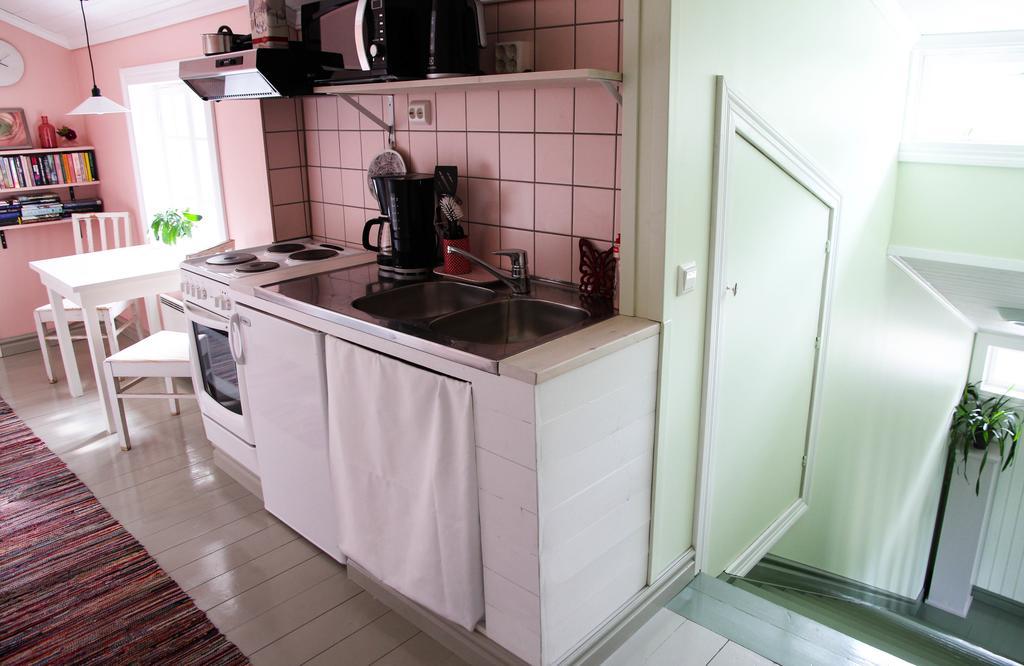 Jomala Brobacka Gasthem Bed & Breakfast エクステリア 写真