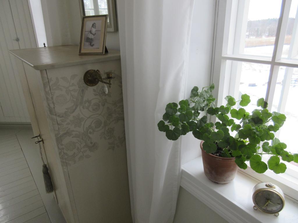 Jomala Brobacka Gasthem Bed & Breakfast エクステリア 写真
