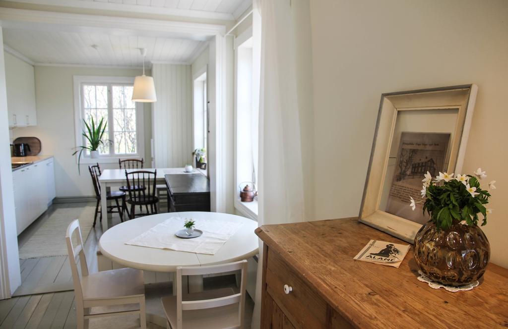 Jomala Brobacka Gasthem Bed & Breakfast エクステリア 写真